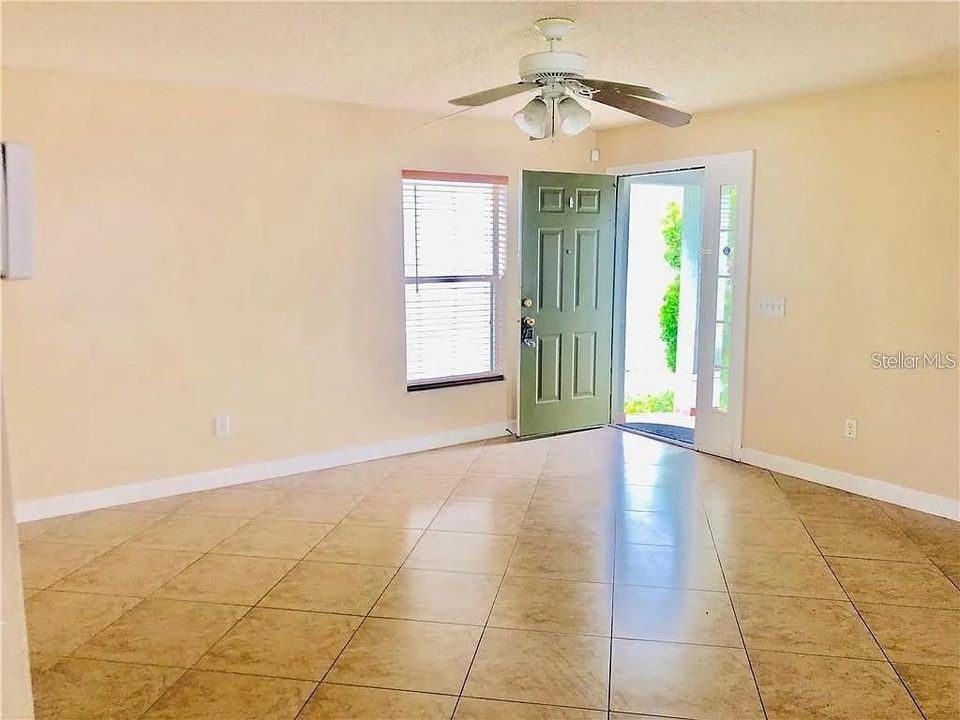 For Rent: $2,250 (3 beds, 2 baths, 1560 Square Feet)