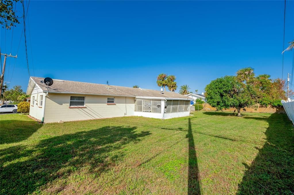 Active With Contract: $350,000 (3 beds, 2 baths, 1346 Square Feet)