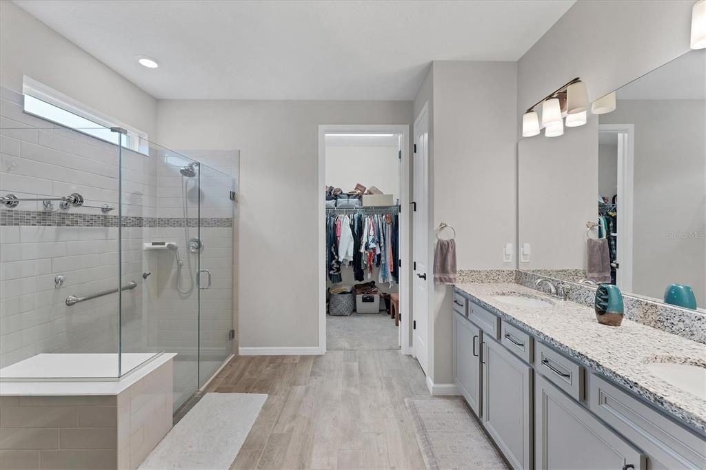 For Sale: $649,000 (2 beds, 2 baths, 2289 Square Feet)