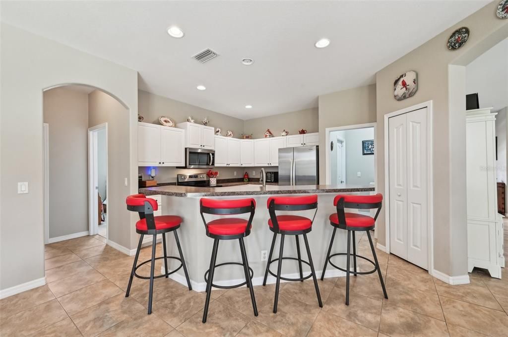 For Sale: $359,000 (3 beds, 2 baths, 1816 Square Feet)