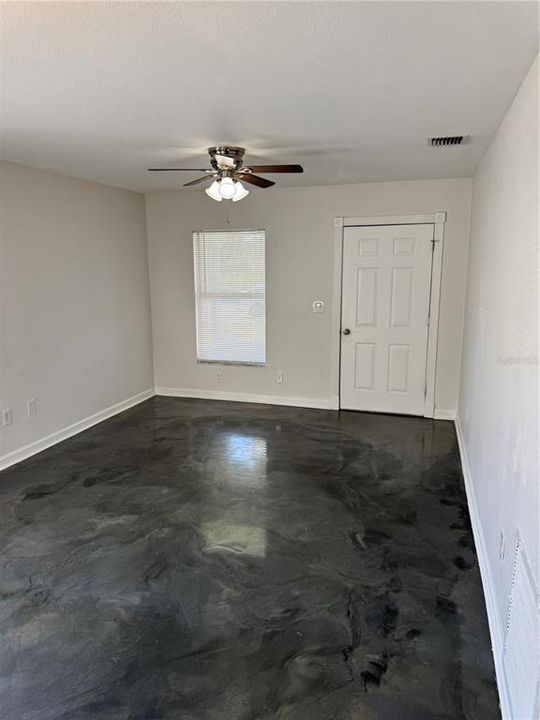 For Rent: $1,825 (2 beds, 1 baths, 871 Square Feet)