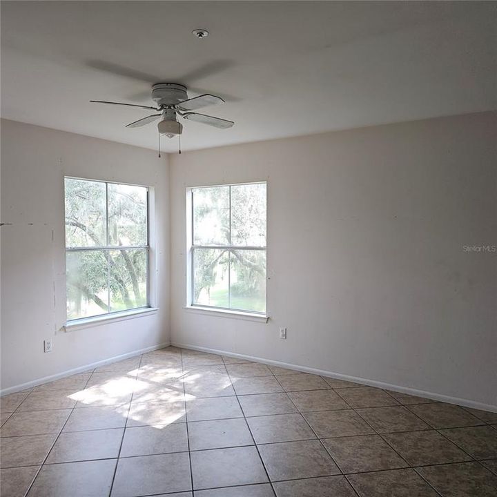 For Rent: $1,550 (2 beds, 1 baths, 969 Square Feet)