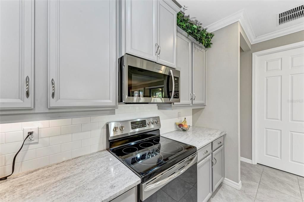 For Sale: $499,900 (2 beds, 2 baths, 1832 Square Feet)