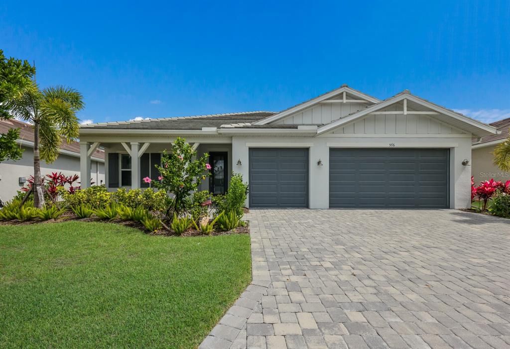 For Sale: $739,400 (4 beds, 2 baths, 2596 Square Feet)