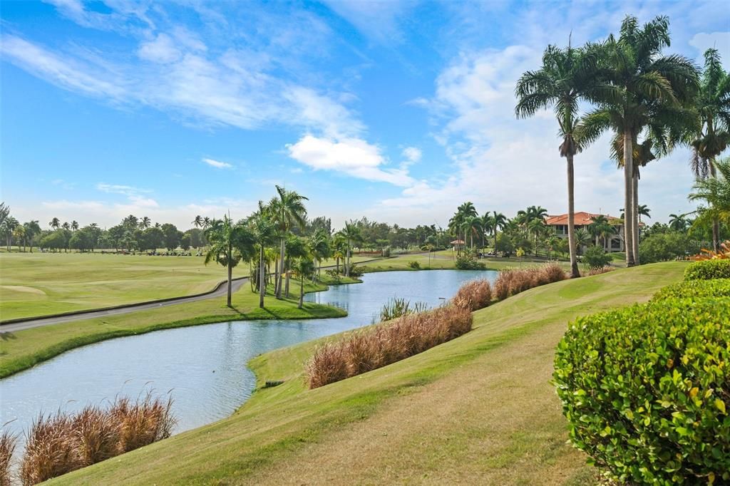 For Sale: $3,250,000 (3 beds, 3 baths, 1886.51 Square Feet)