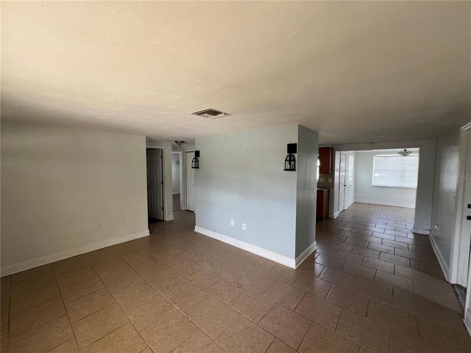 En Venta: $229,000 (3 camas, 2 baños, 960 Pies cuadrados)