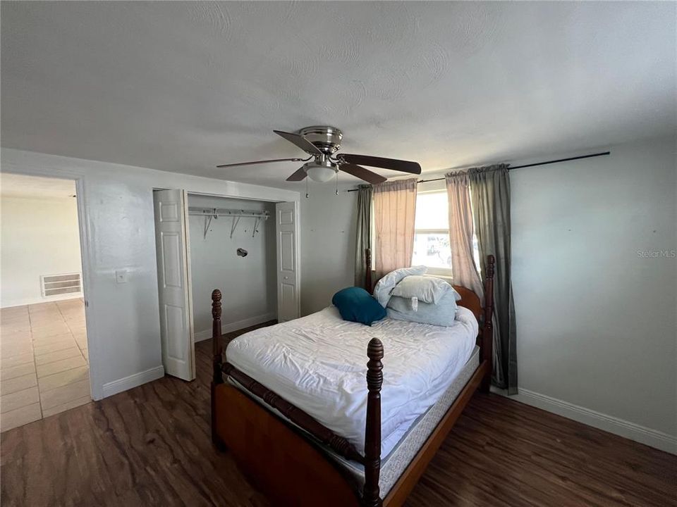 For Sale: $229,000 (3 beds, 2 baths, 960 Square Feet)