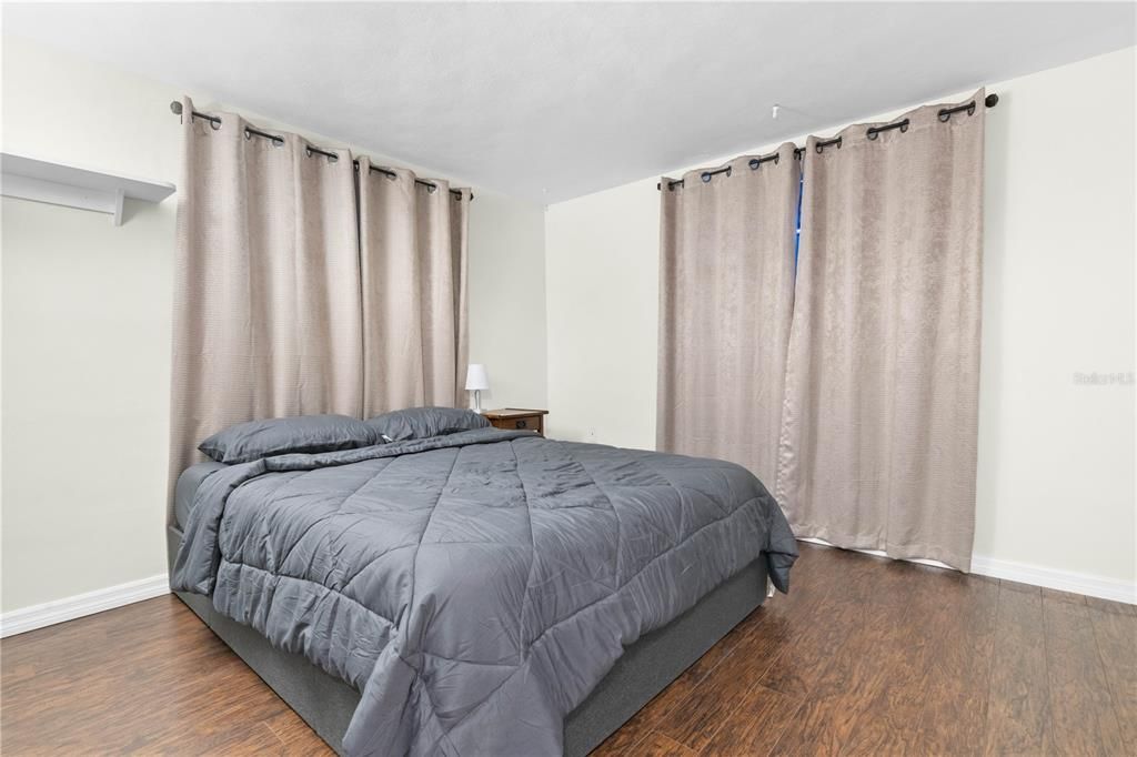 For Sale: $279,900 (2 beds, 2 baths, 1125 Square Feet)