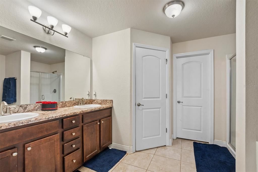 For Sale: $349,000 (4 beds, 2 baths, 1760 Square Feet)