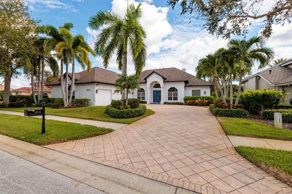 Vendido Recientemente: $1,850,000 (4 camas, 3 baños, 3514 Pies cuadrados)