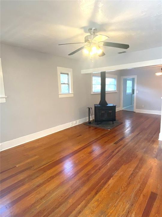 For Rent: $1,999 (2 beds, 2 baths, 1092 Square Feet)