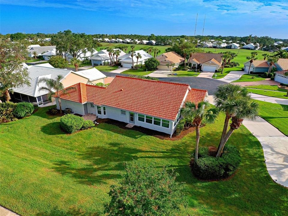 Bird's eye view - large lot with mature, lush landscaping.