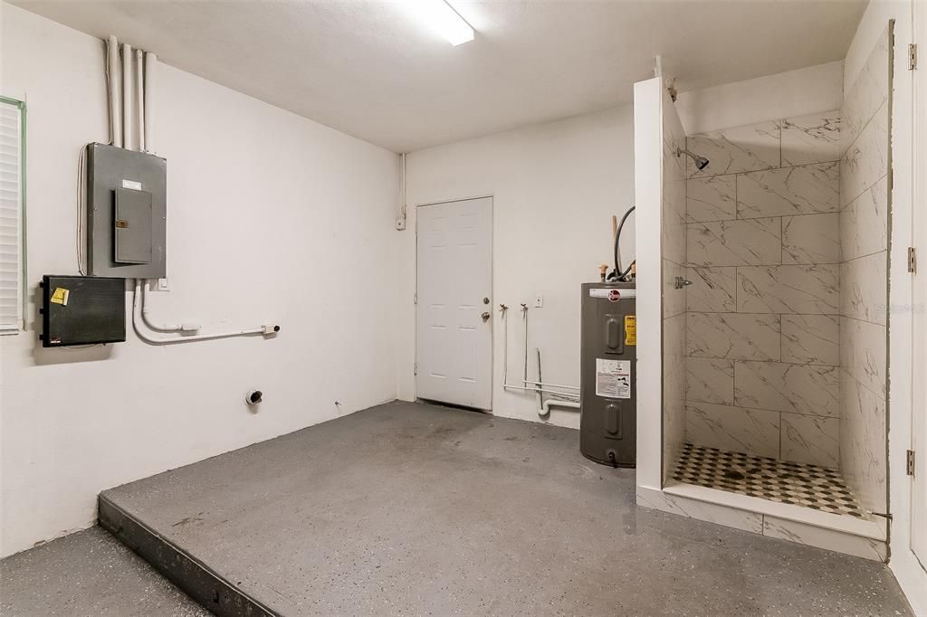 For Sale: $317,500 (3 beds, 1 baths, 1222 Square Feet)