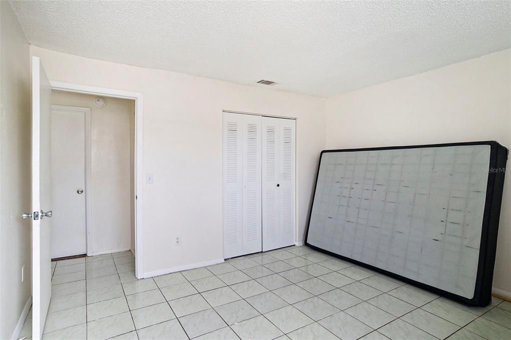 For Sale: $249,000 (2 beds, 1 baths, 1069 Square Feet)