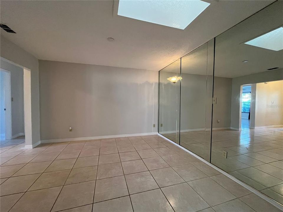 For Rent: $2,300 (3 beds, 2 baths, 1450 Square Feet)