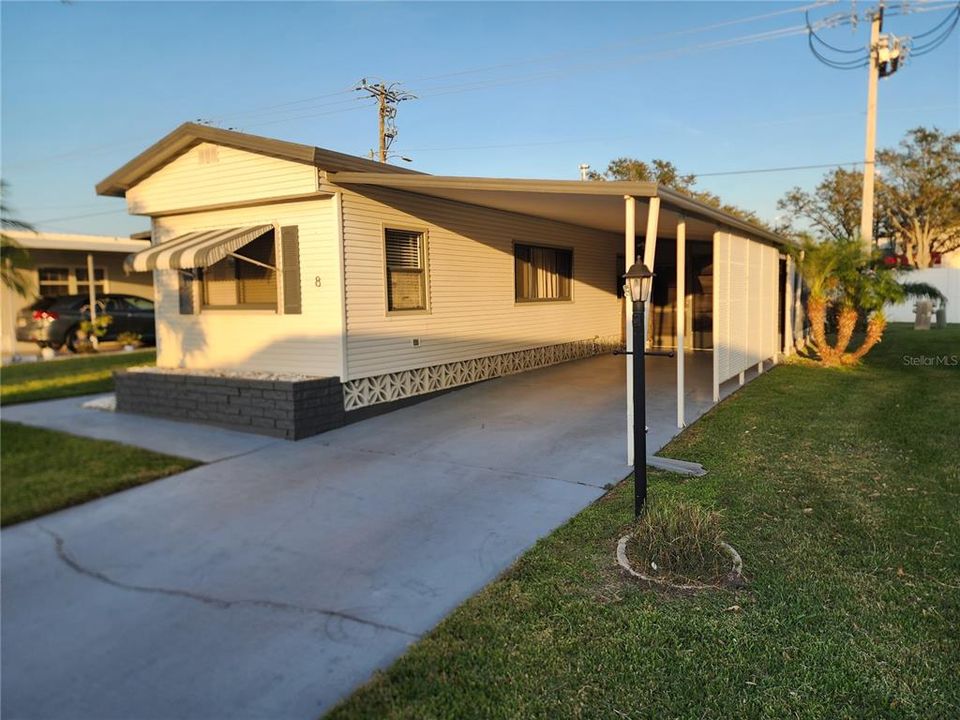 For Sale: $138,500 (2 beds, 1 baths, 872 Square Feet)