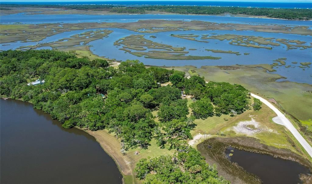 На продажу: $789,000 (1.46 acres)