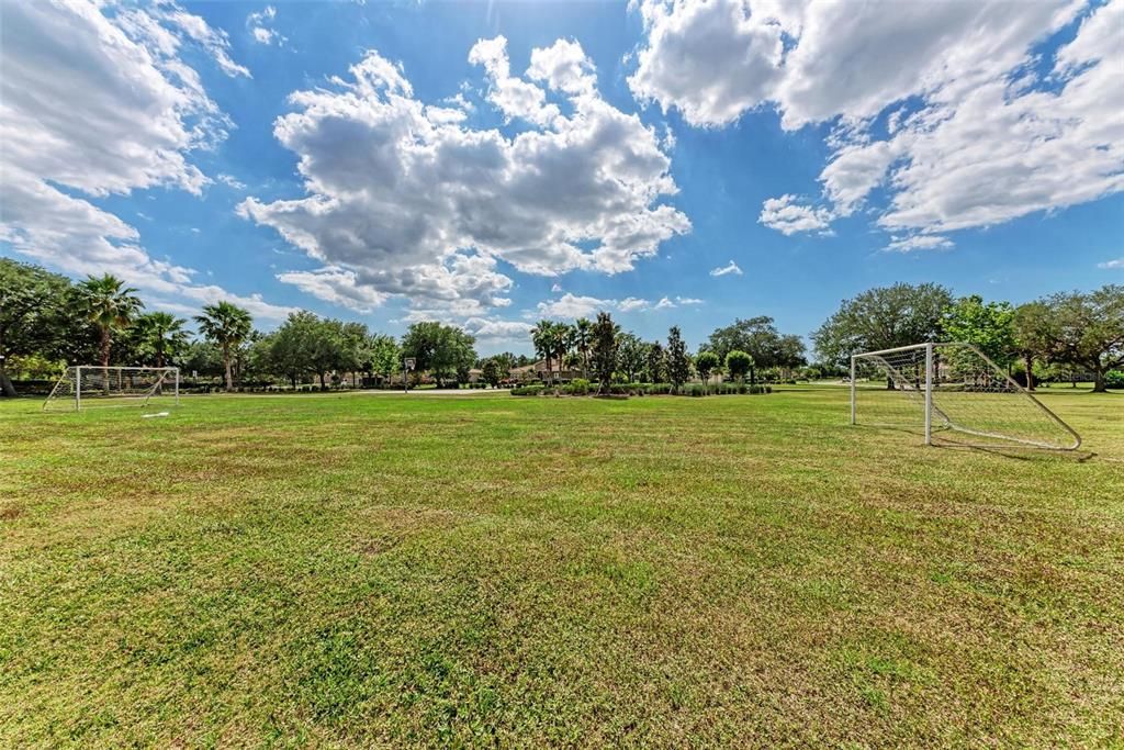 For Sale: $799,000 (4 beds, 3 baths, 2612 Square Feet)