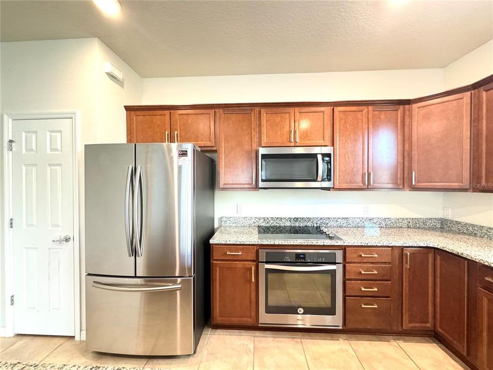 For Rent: $2,499 (3 beds, 2 baths, 2162 Square Feet)