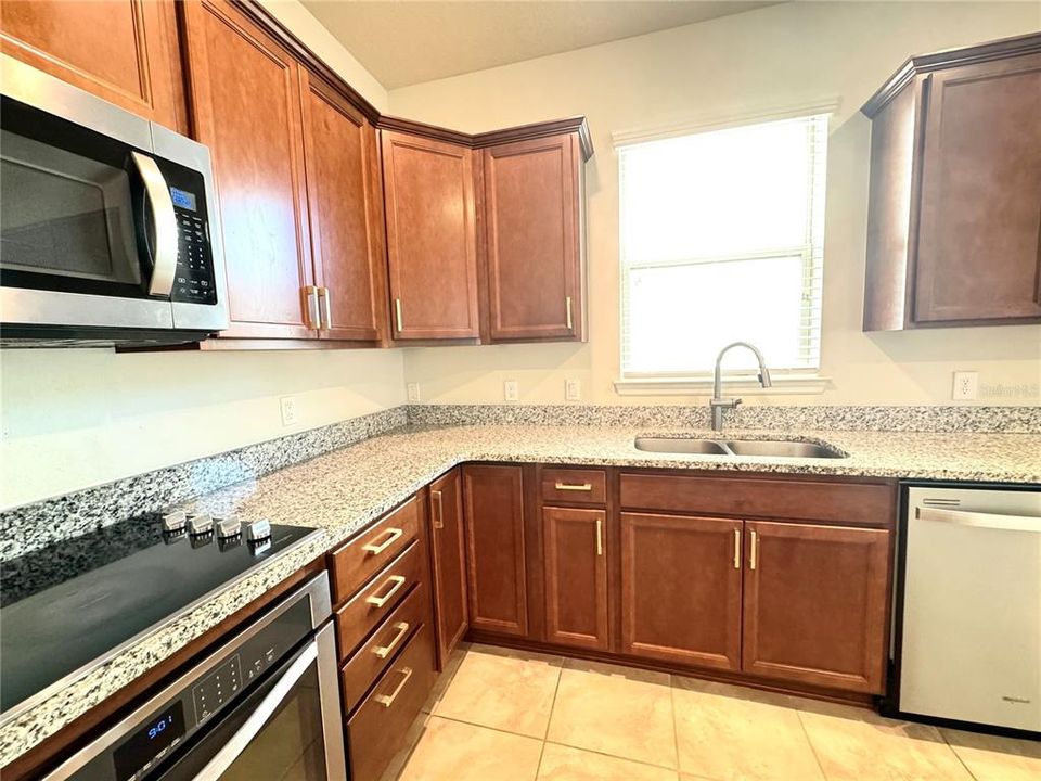 For Rent: $2,499 (3 beds, 2 baths, 2162 Square Feet)