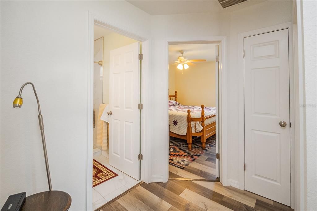 Active With Contract: $204,900 (2 beds, 1 baths, 750 Square Feet)