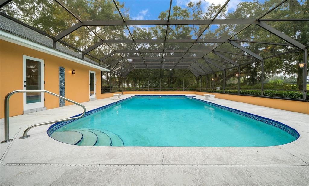 Large Screened In Pool