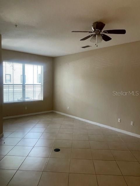 For Rent: $2,450 (3 beds, 2 baths, 1570 Square Feet)