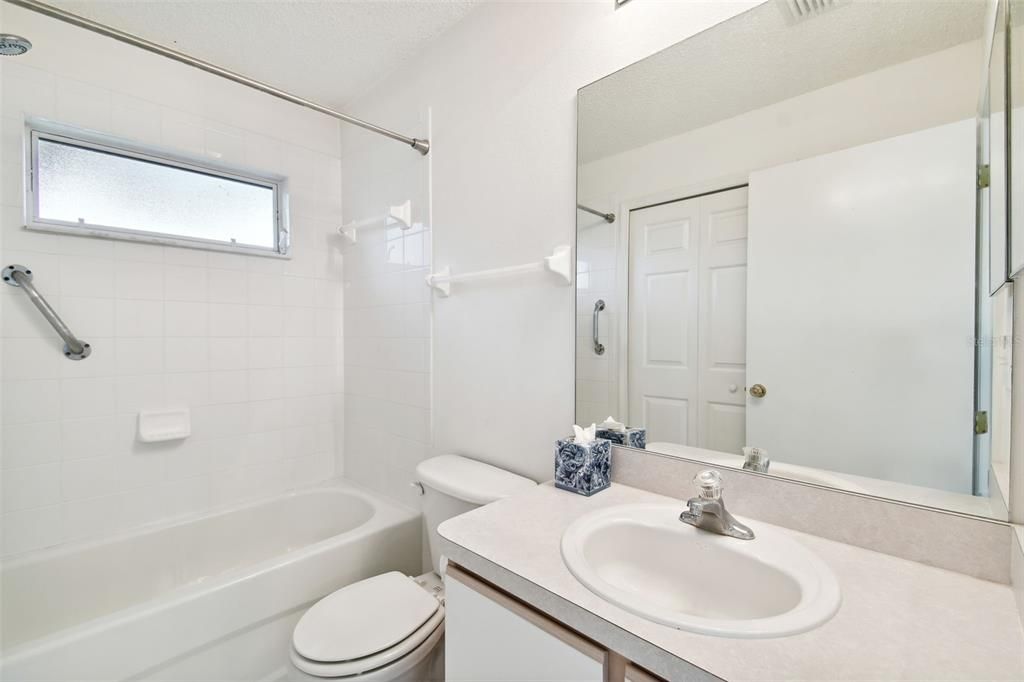 For Sale: $325,000 (3 beds, 2 baths, 1167 Square Feet)