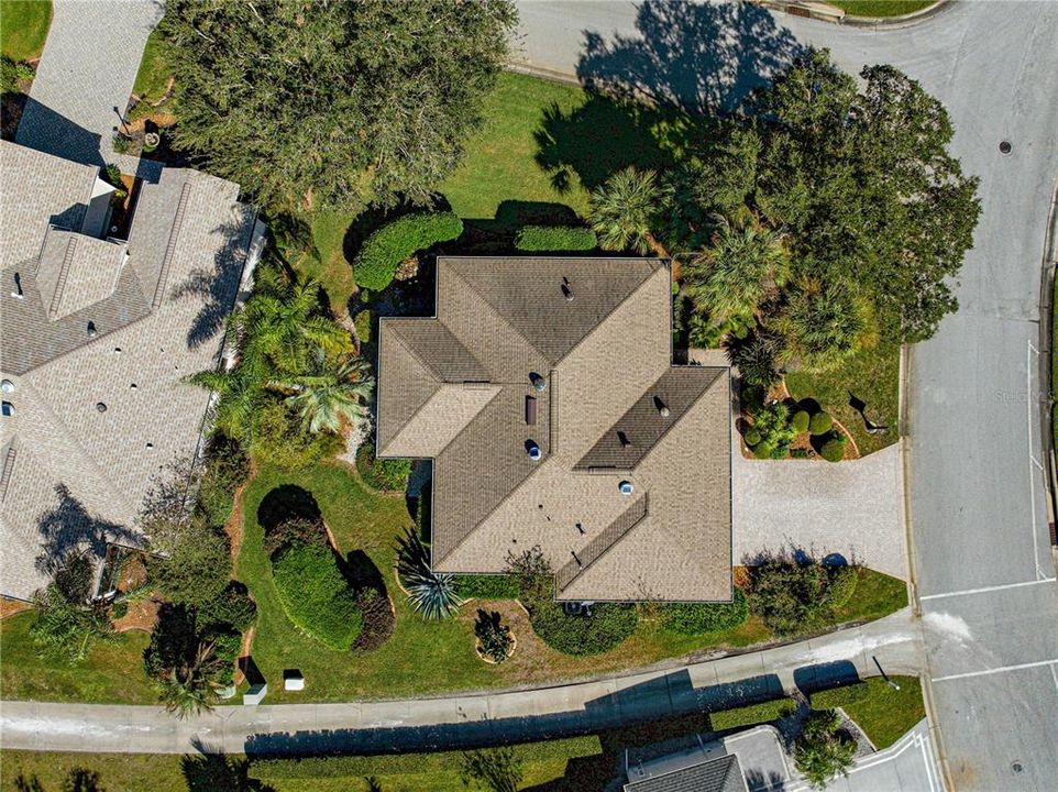 DIRECT OVERHEAD PICTURE SHOWING COMPLETE PRIVACY & MATURE LANDSCAPING