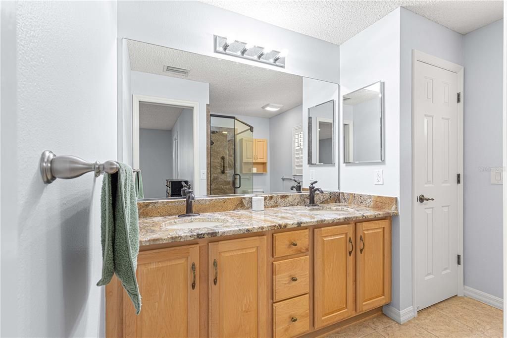 OWNER SUITE BATHROOM DOUBLE SINK / CLOSET