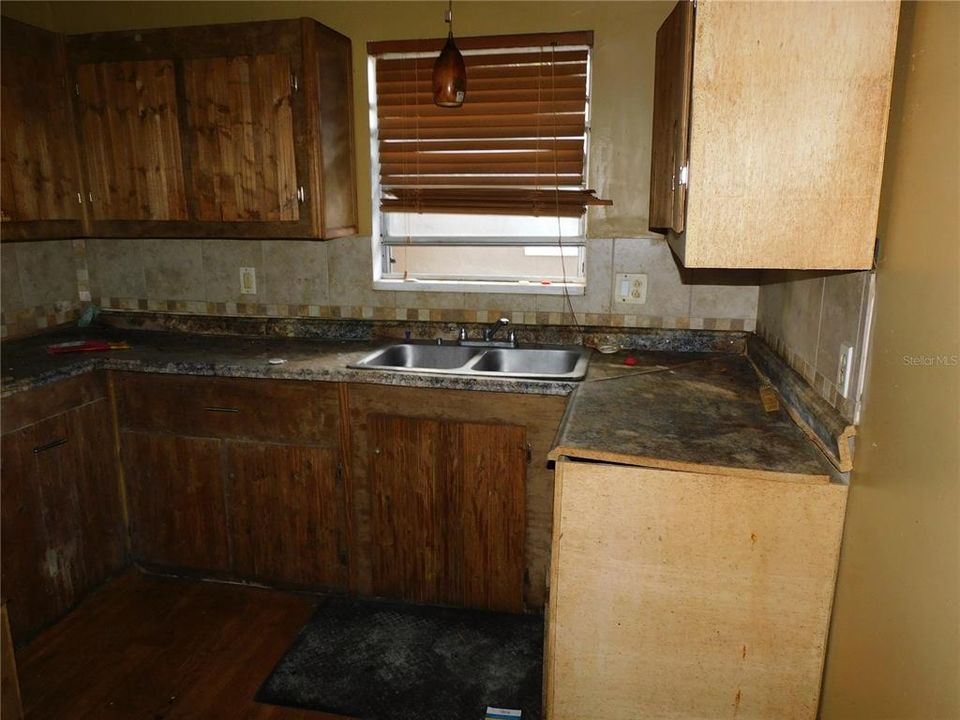 For Sale: $250,000 (3 beds, 1 baths, 1480 Square Feet)