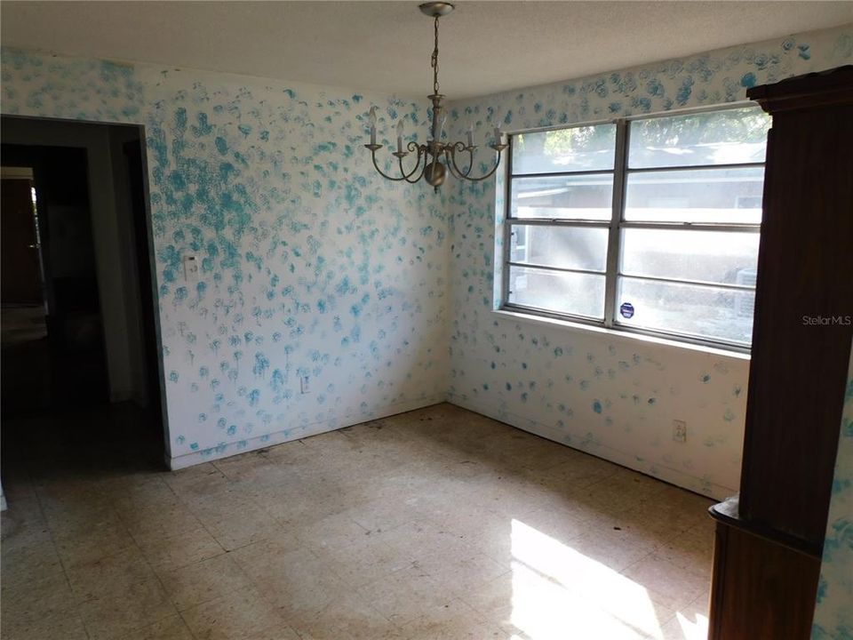 For Sale: $250,000 (3 beds, 1 baths, 1480 Square Feet)