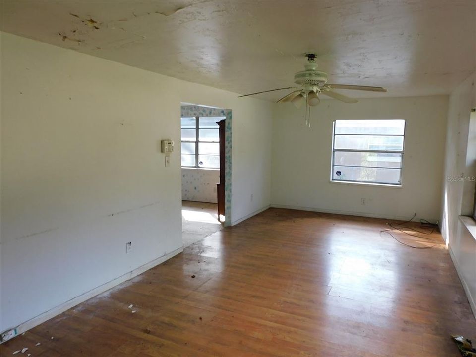 For Sale: $250,000 (3 beds, 1 baths, 1480 Square Feet)