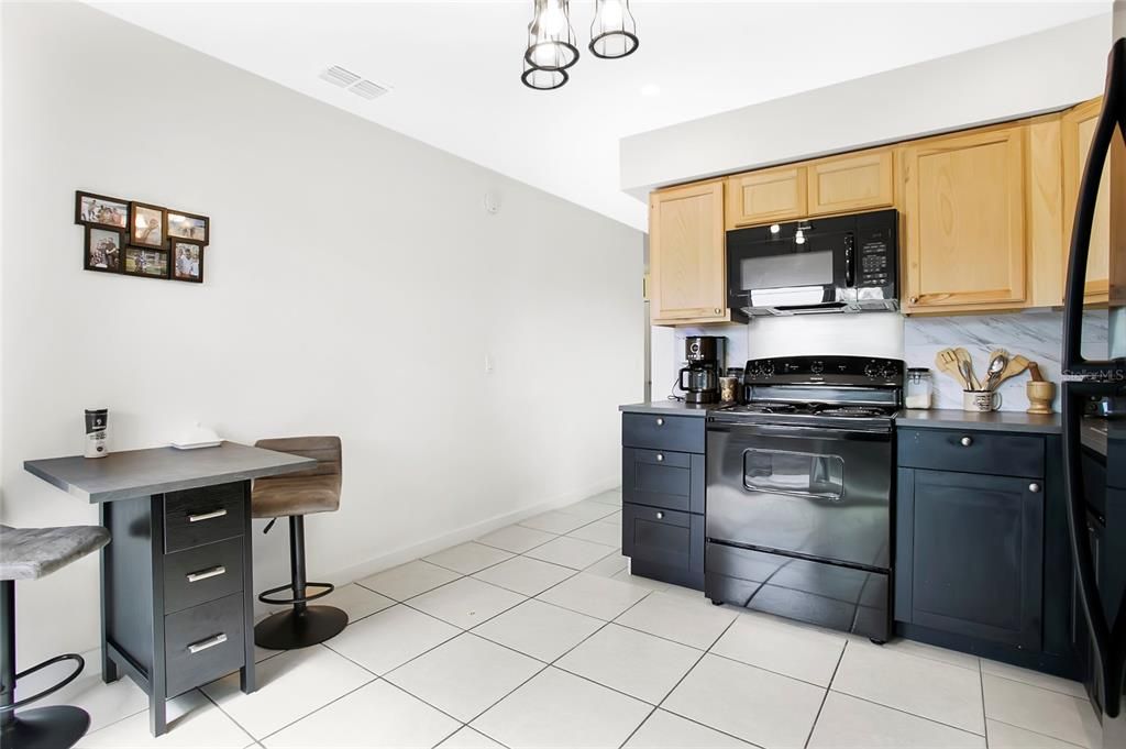 For Sale: $104,999 (1 beds, 1 baths, 780 Square Feet)