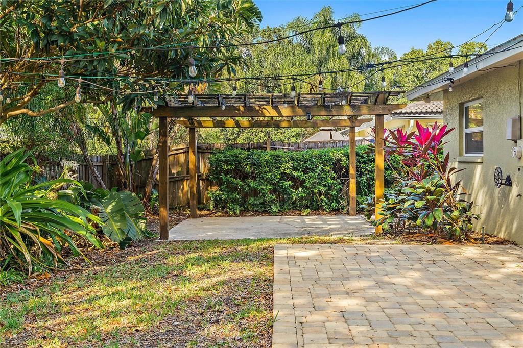 Additional view of the patio and secondary pergola patio.