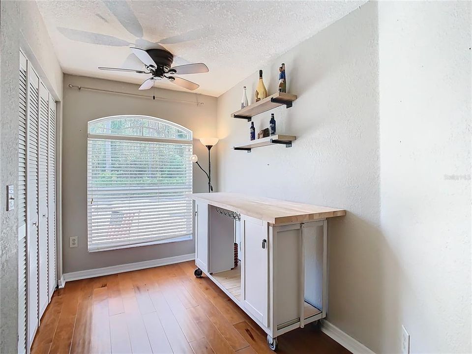 For Sale: $320,000 (2 beds, 2 baths, 1475 Square Feet)