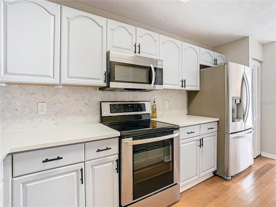 For Sale: $320,000 (2 beds, 2 baths, 1475 Square Feet)