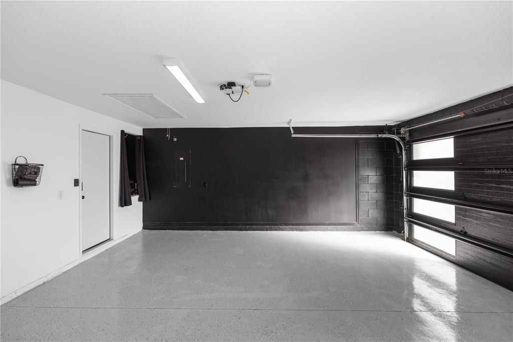 Modern garage WIFI door and epoxy flooring