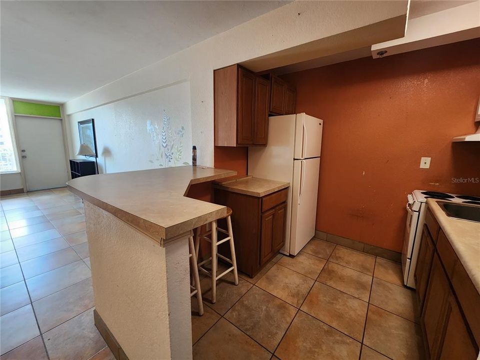 For Sale: $140,000 (0 beds, 1 baths, 530 Square Feet)