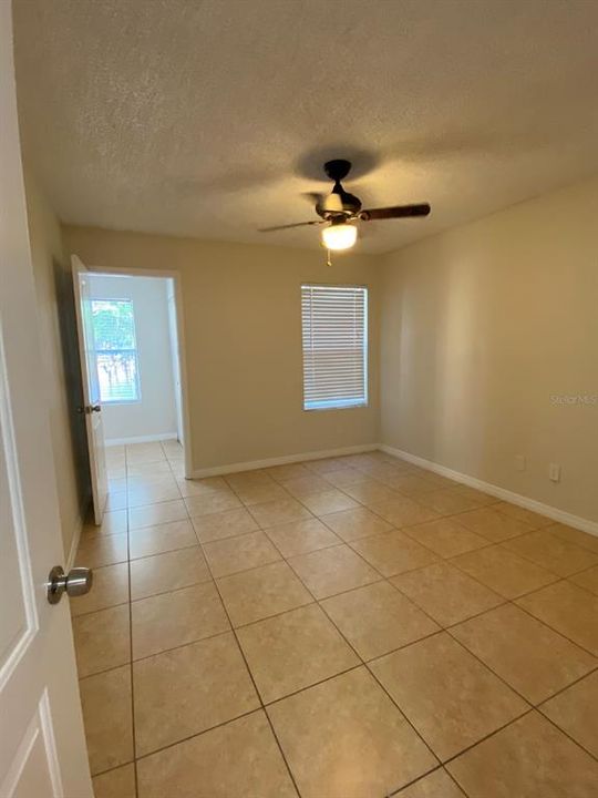 For Rent: $1,400 (1 beds, 1 baths, 735 Square Feet)