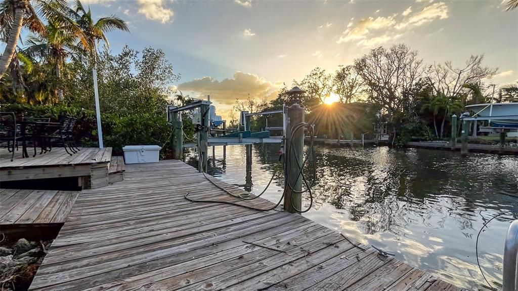 For Sale: $2,400,000 (4 beds, 3 baths, 2812 Square Feet)