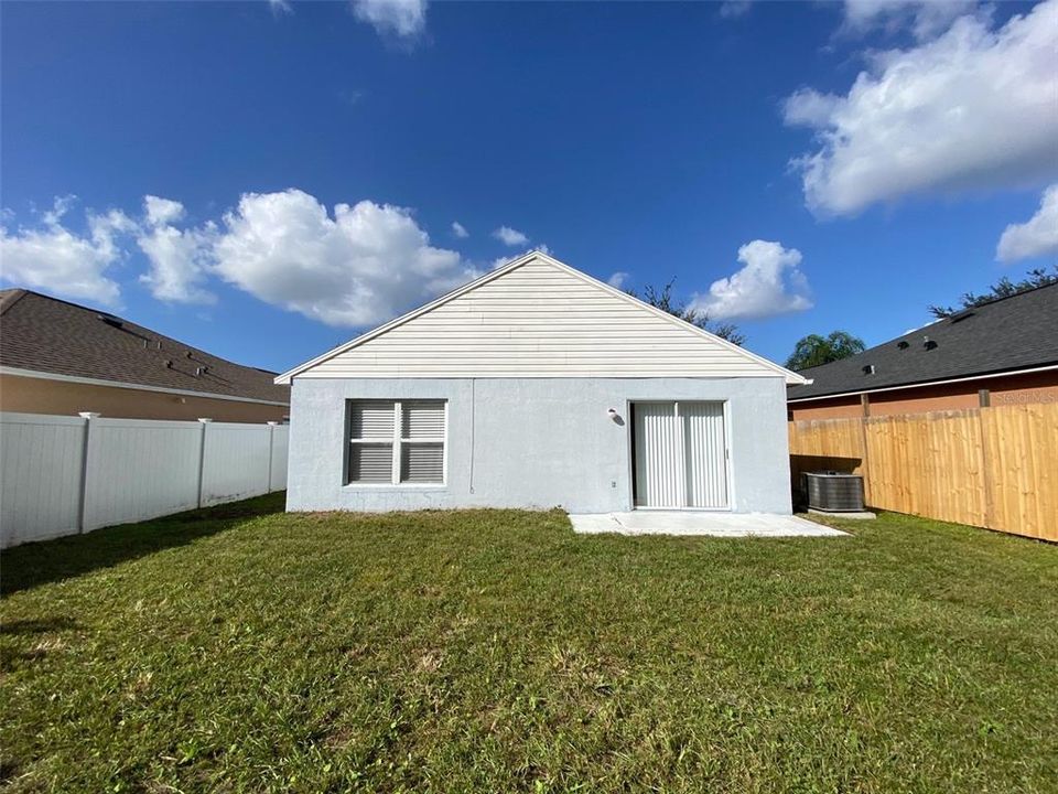 For Sale: $369,000 (3 beds, 2 baths, 1178 Square Feet)