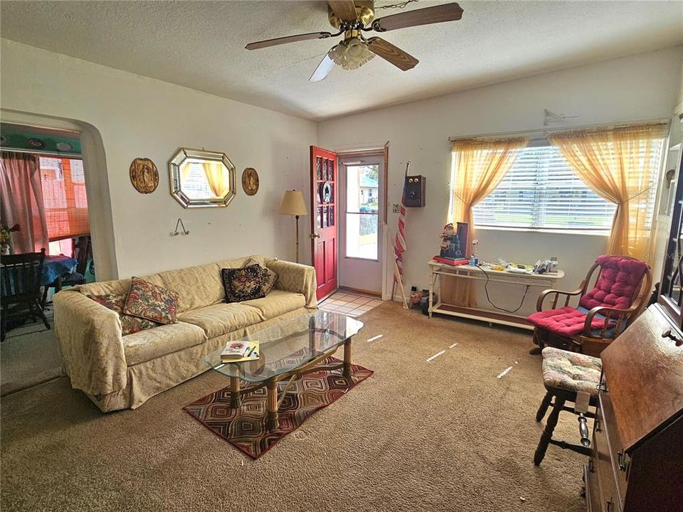 For Sale: $339,000 (2 beds, 1 baths, 1052 Square Feet)