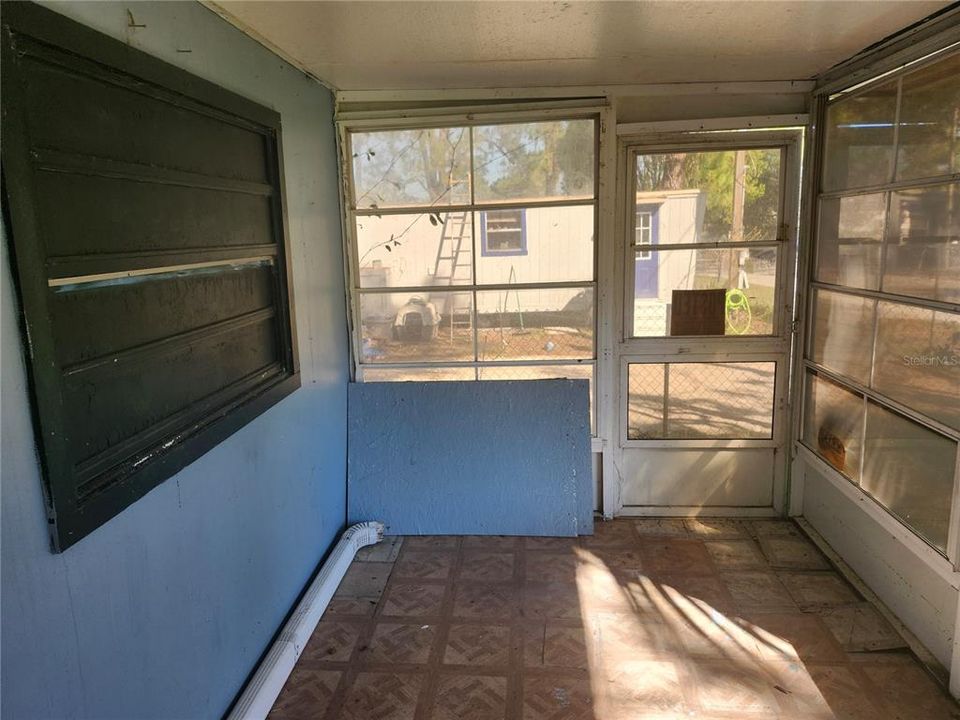 For Sale: $79,000 (2 beds, 1 baths, 656 Square Feet)