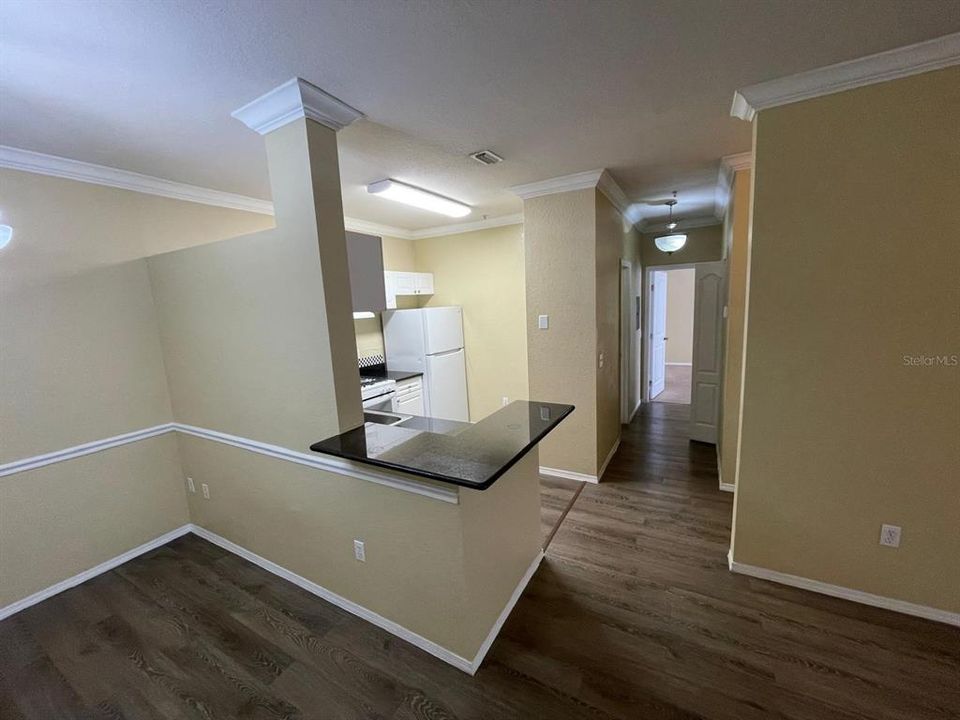 For Sale: $176,000 (2 beds, 1 baths, 1077 Square Feet)