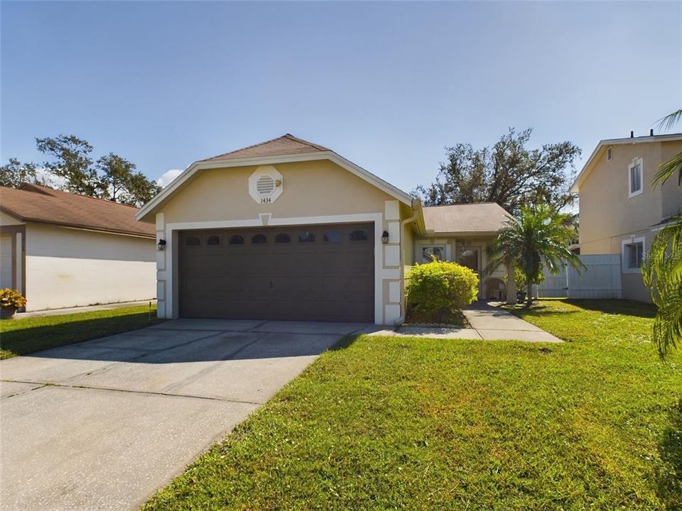 For Sale: $249,900 (3 beds, 2 baths, 1164 Square Feet)