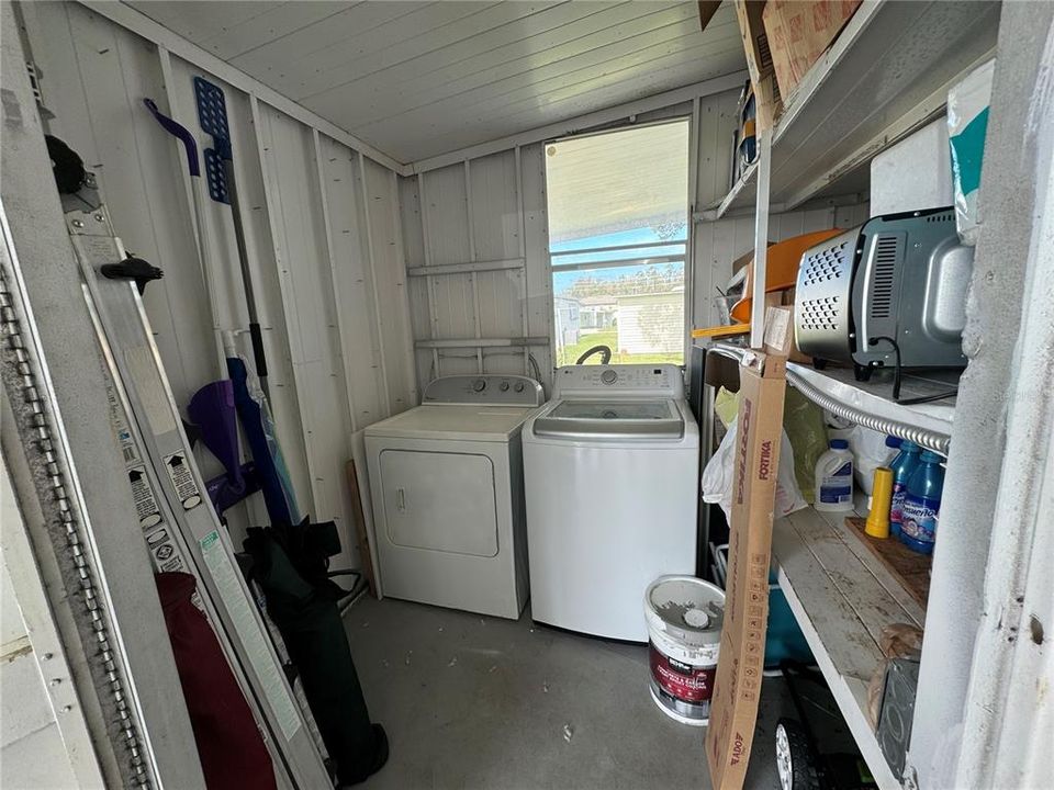 For Sale: $139,900 (1 beds, 1 baths, 576 Square Feet)