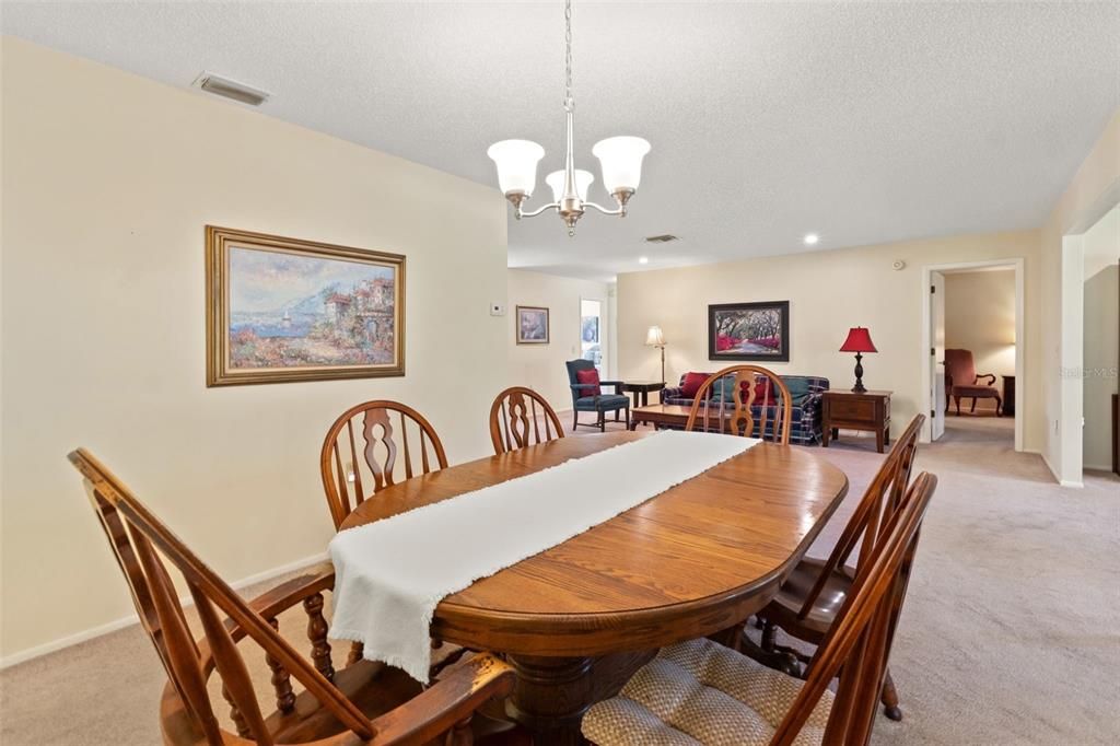 For Sale: $294,900 (2 beds, 2 baths, 1702 Square Feet)