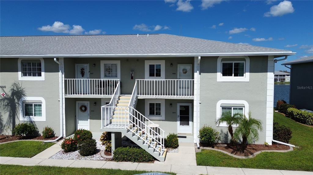 Entry way - #604 is a ground level end unit with beautiful lake views