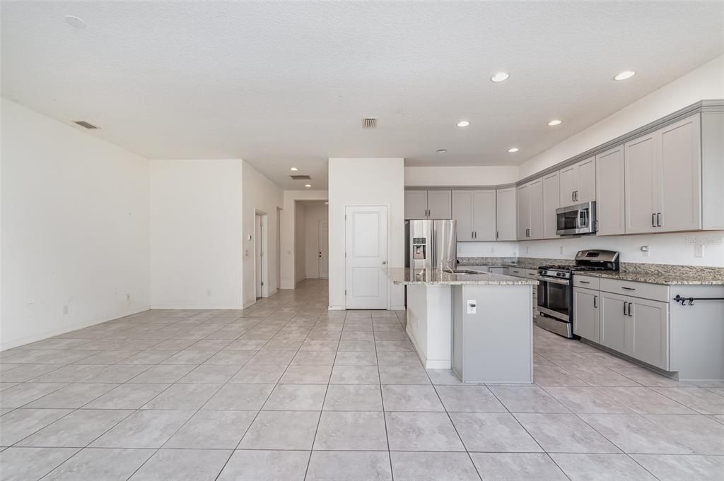 For Sale: $380,000 (3 beds, 2 baths, 1792 Square Feet)